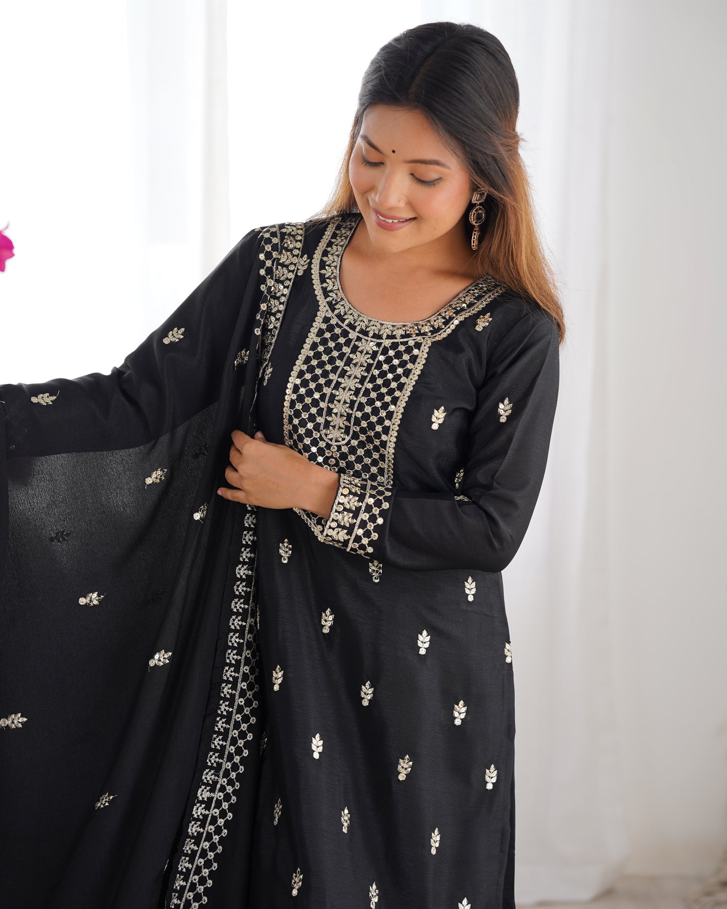 Elegant Embroidered Chinon Silk Kurta Set – A Touch of Royalty