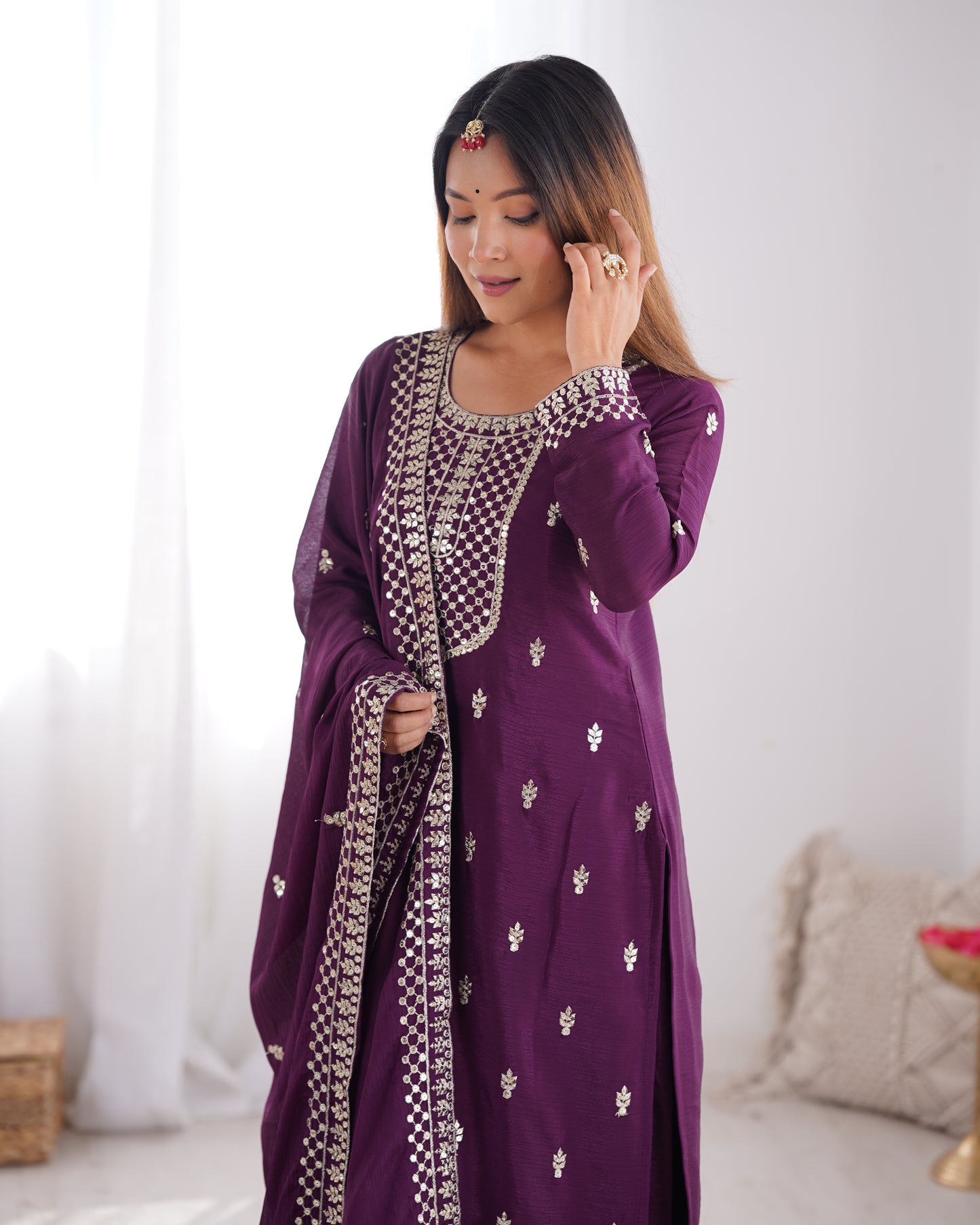 Elegant Embroidered Chinon Silk Kurta Set – A Touch of Royalty