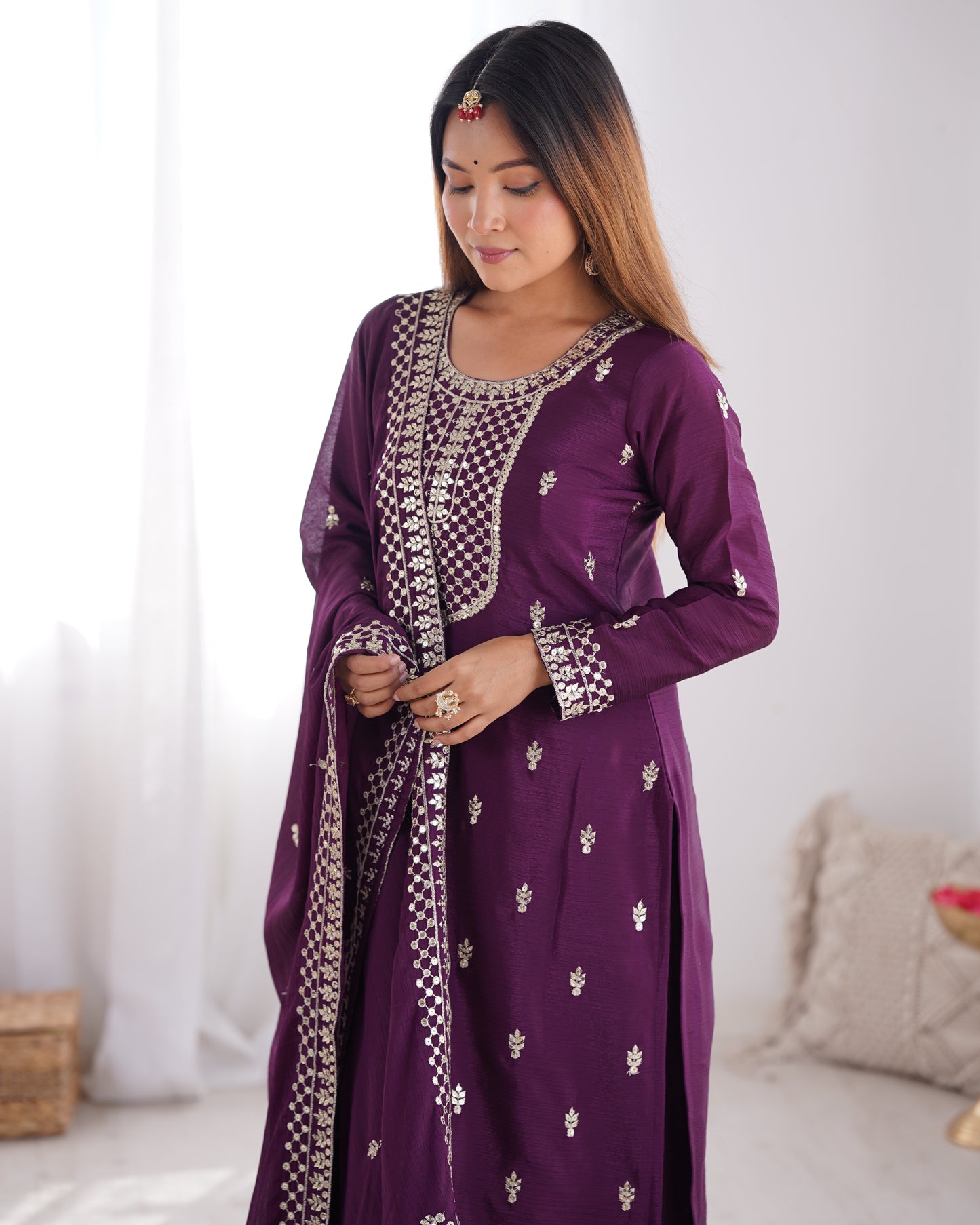 Elegant Embroidered Chinon Silk Kurta Set – A Touch of Royalty