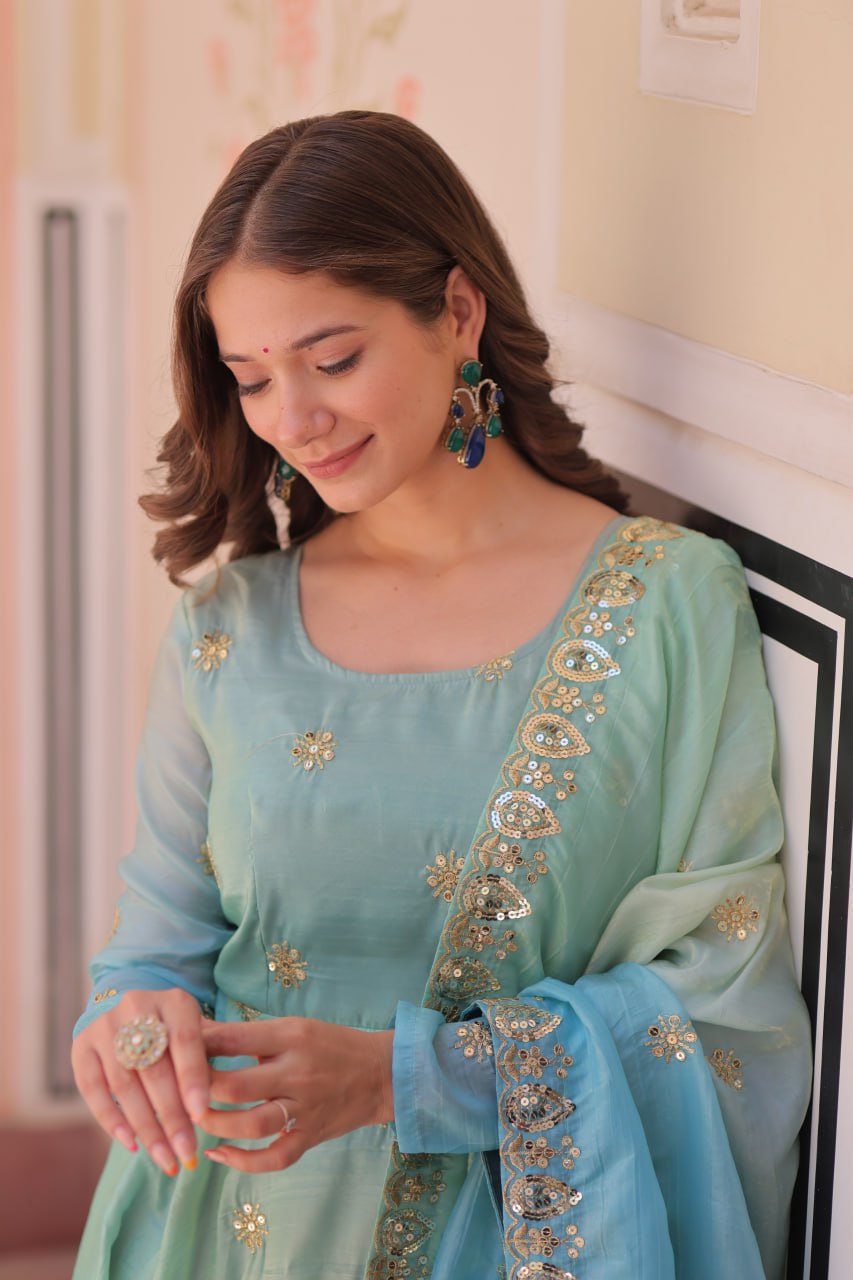 Premium Pedding Gold Organza Gown Set with Rich Sequins & Zari Work – 8 Mtr Umbrella Flair