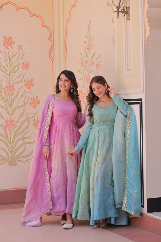 Premium Pedding Gold Organza Gown Set with Rich Sequins & Zari Work – 8 Mtr Umbrella Flair