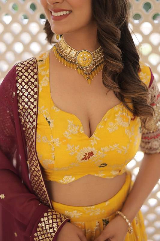 Resplendent Viscous Jacquard Sequins Embroidered Wedding Wear Lehenga Choli - Ethnicwish