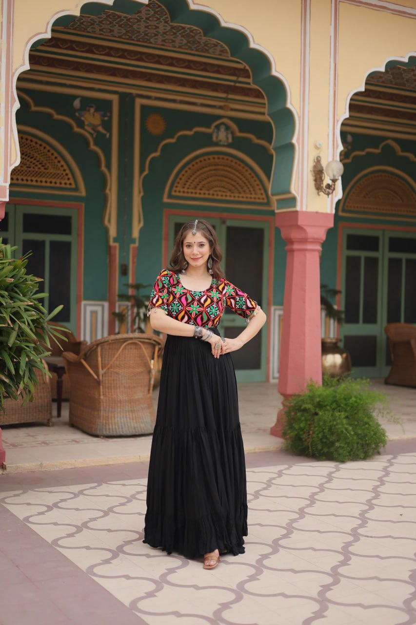 Elegant Black Rayon Gown with Kutchi Gamthi & Kodi Work – 10 Meter Flair