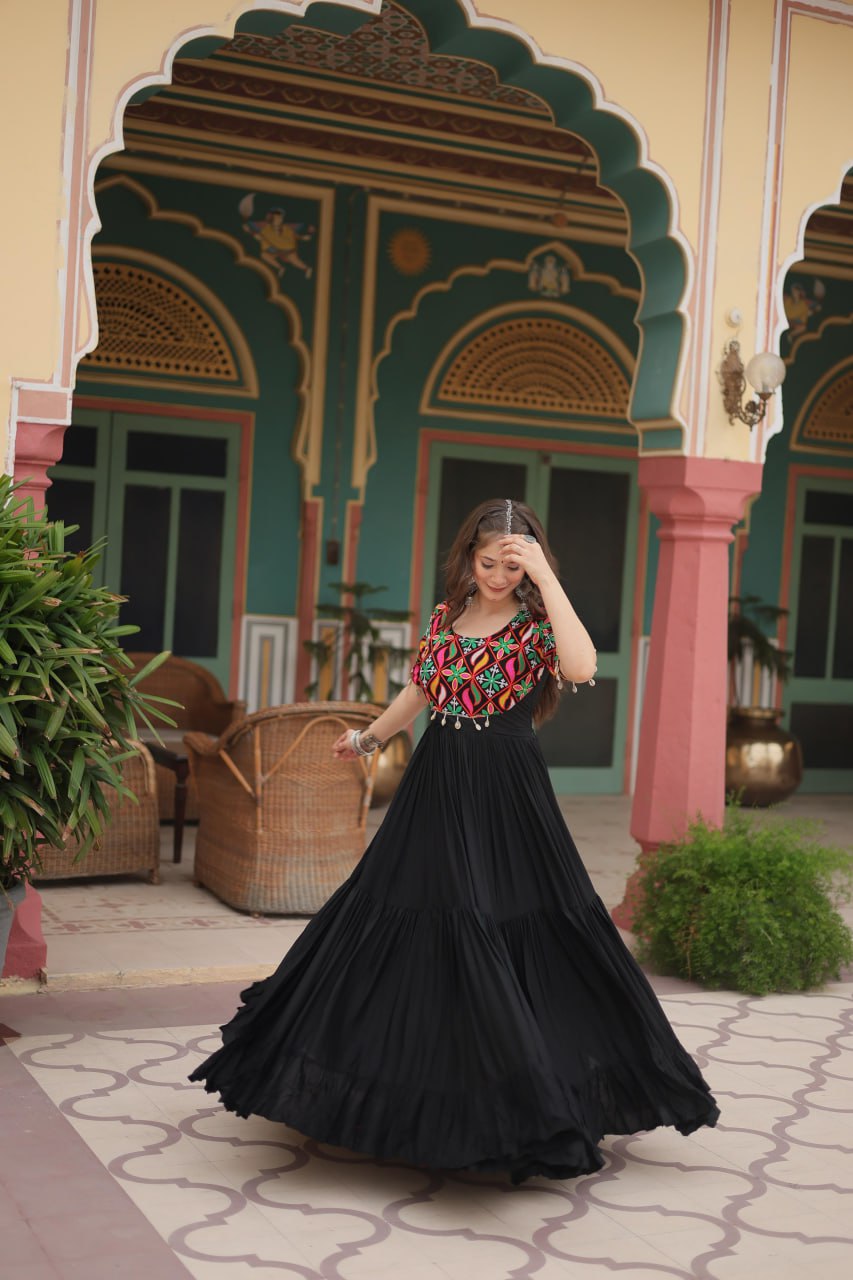 Elegant Black Rayon Gown with Kutchi Gamthi & Kodi Work – 10 Meter Flair