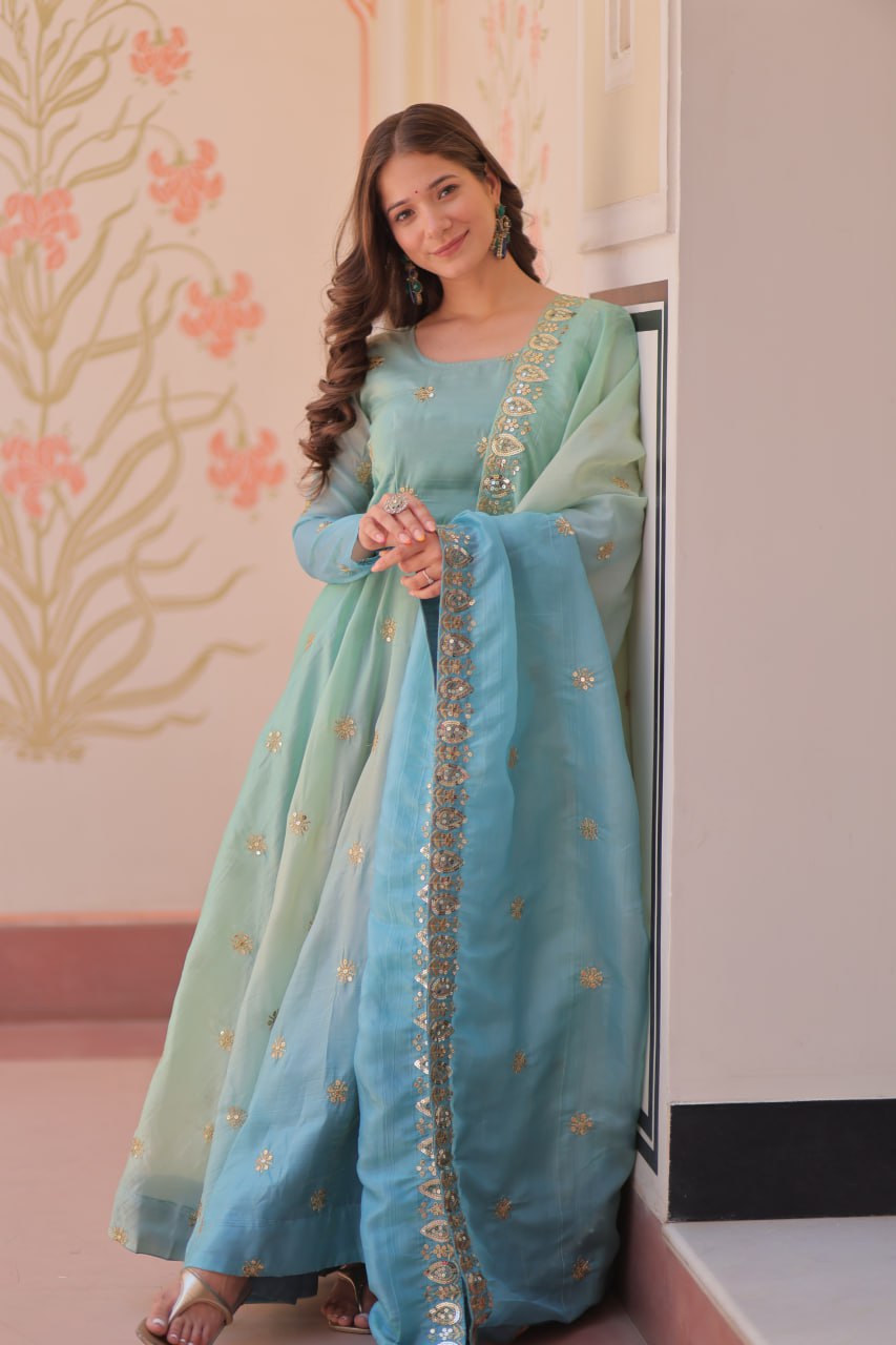 Premium Pedding Gold Organza Gown Set with Rich Sequins & Zari Work – 8 Mtr Umbrella Flair