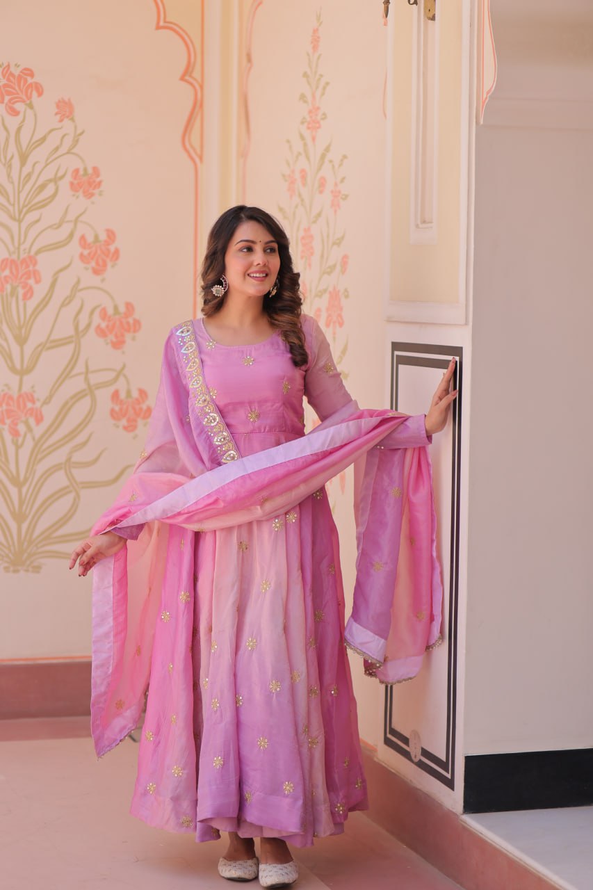 Premium Pedding Gold Organza Gown Set with Rich Sequins & Zari Work – 8 Mtr Umbrella Flair