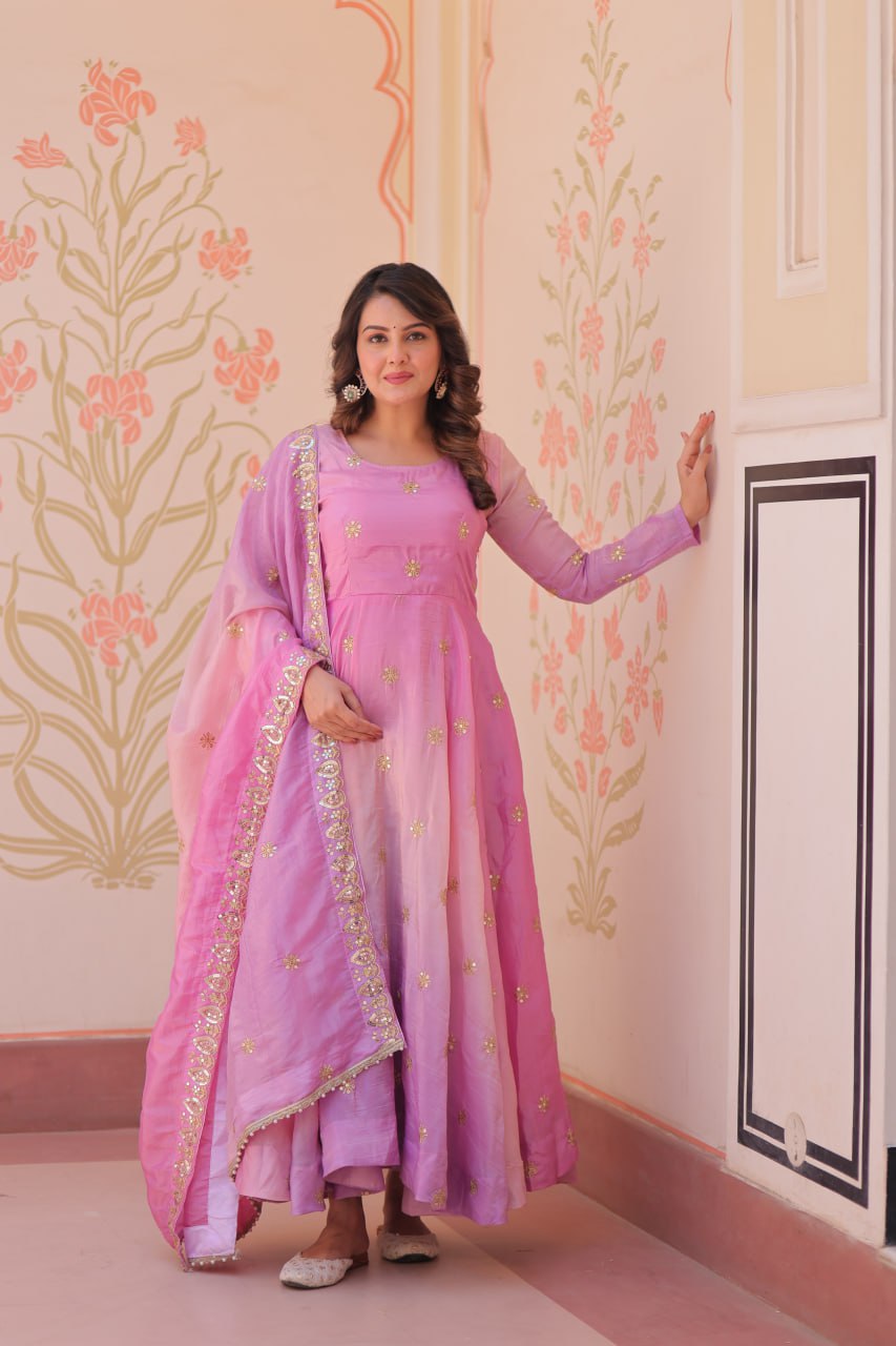 Premium Pedding Gold Organza Gown Set with Rich Sequins & Zari Work – 8 Mtr Umbrella Flair