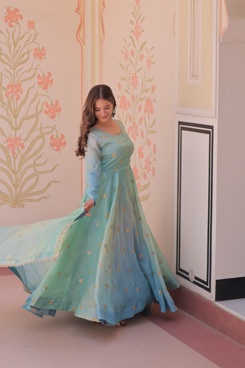 Premium Pedding Gold Organza Gown Set with Rich Sequins & Zari Work – 8 Mtr Umbrella Flair