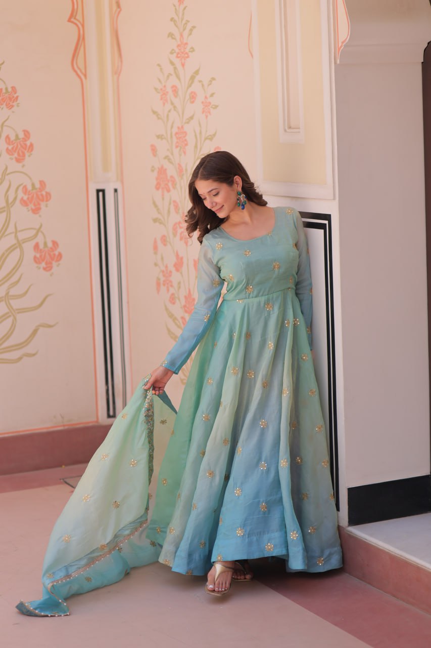 Premium Pedding Gold Organza Gown Set with Rich Sequins & Zari Work – 8 Mtr Umbrella Flair