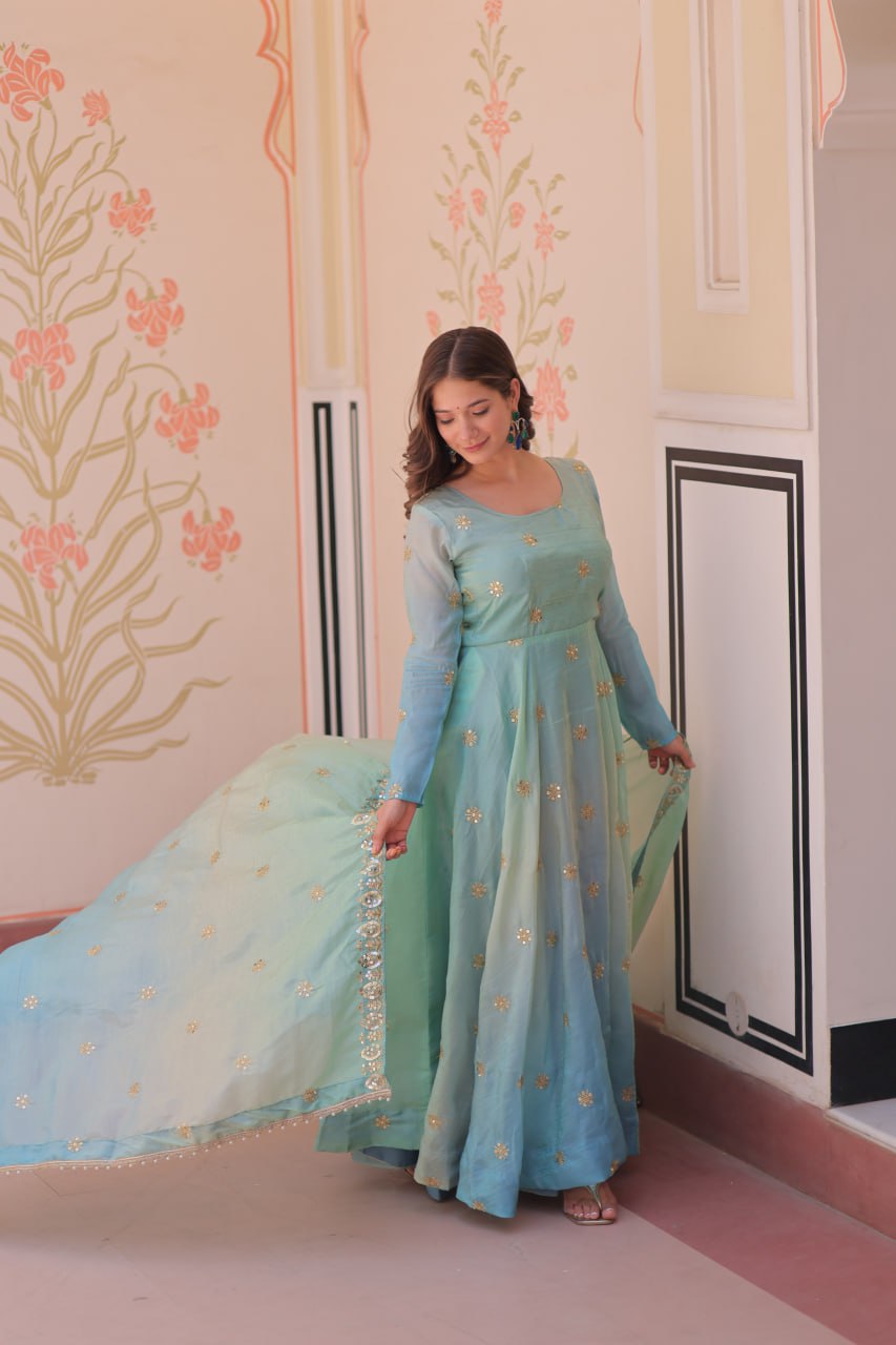 Premium Pedding Gold Organza Gown Set with Rich Sequins & Zari Work – 8 Mtr Umbrella Flair