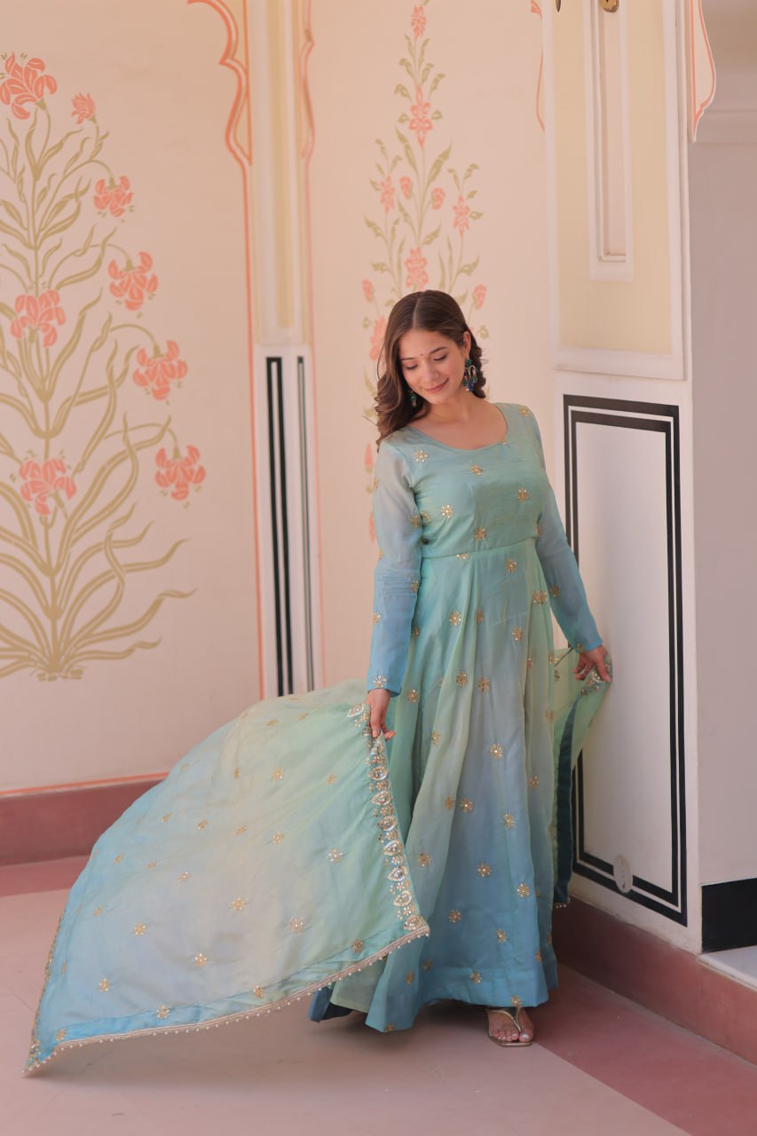 Premium Pedding Gold Organza Gown Set with Rich Sequins & Zari Work – 8 Mtr Umbrella Flair