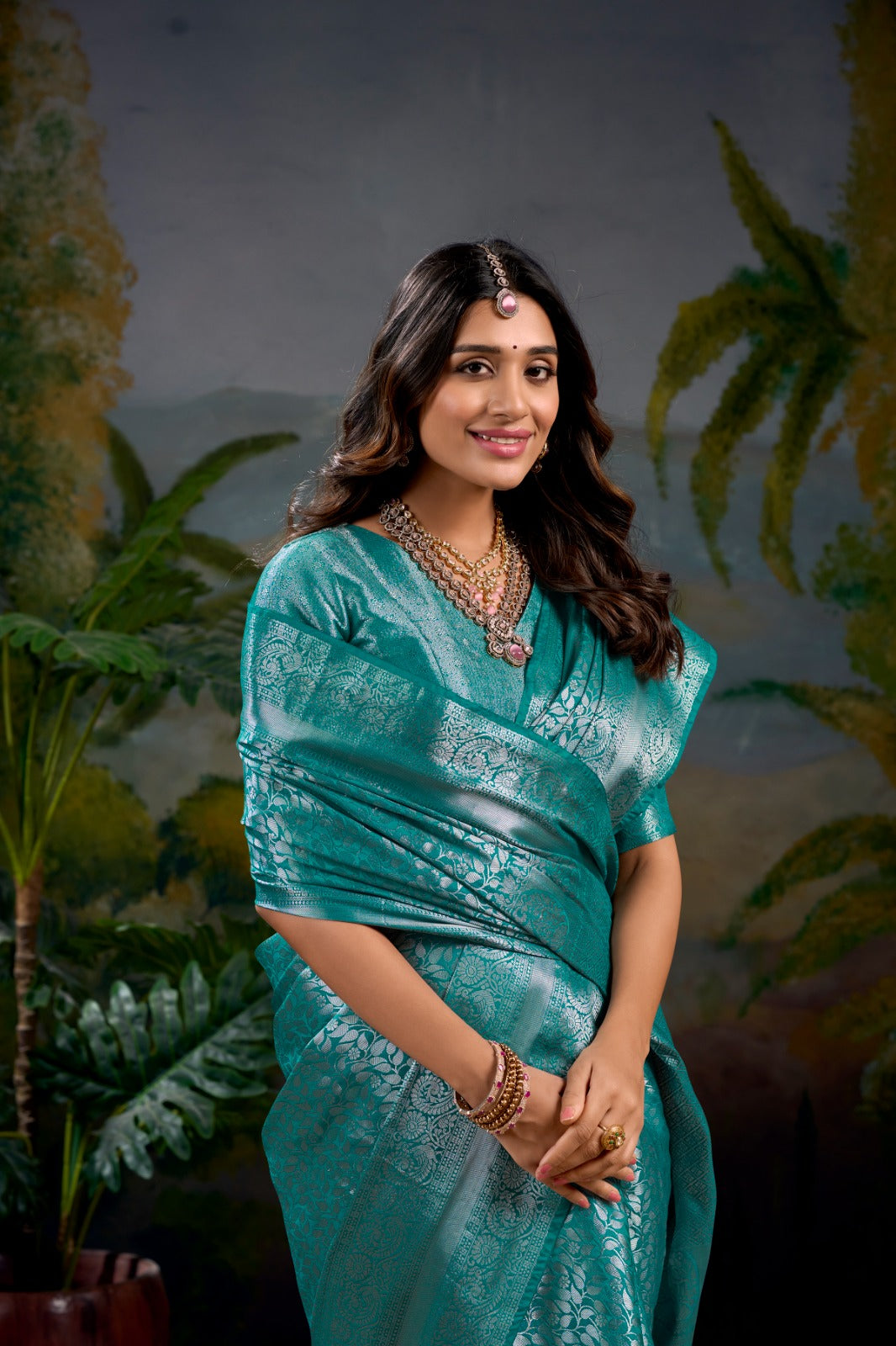 Graceful Firozi Kanjivaram Silk Zari Weaving Worked Saree - Ethnicwish