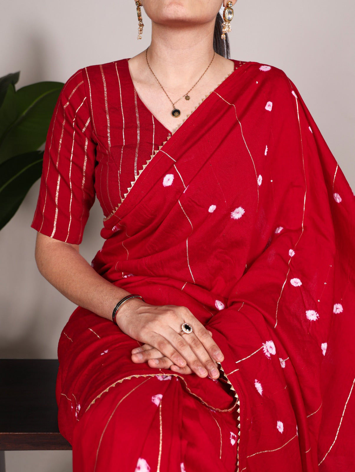 Enamoring Red Viscose Chanderi Sequins Zari Line Saree - Ethnicwish